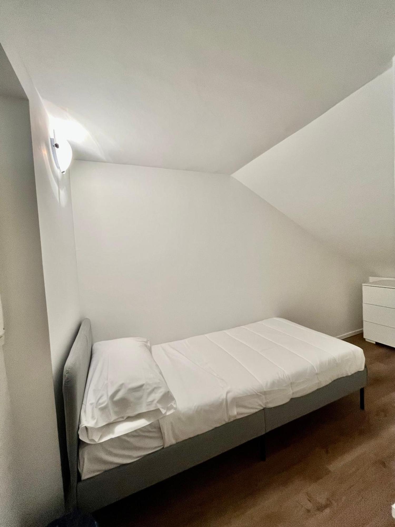 Central Side Apartment Milan Bagian luar foto