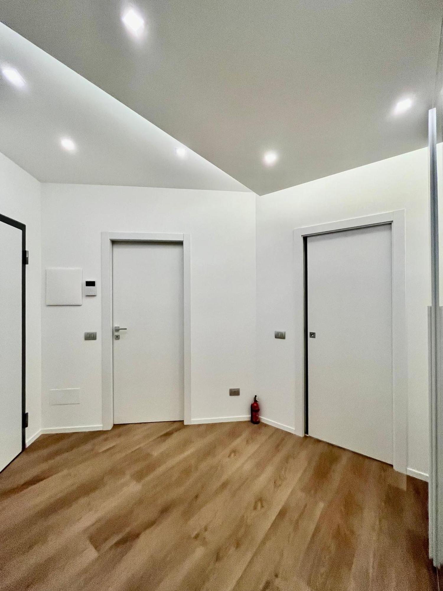 Central Side Apartment Milan Bagian luar foto