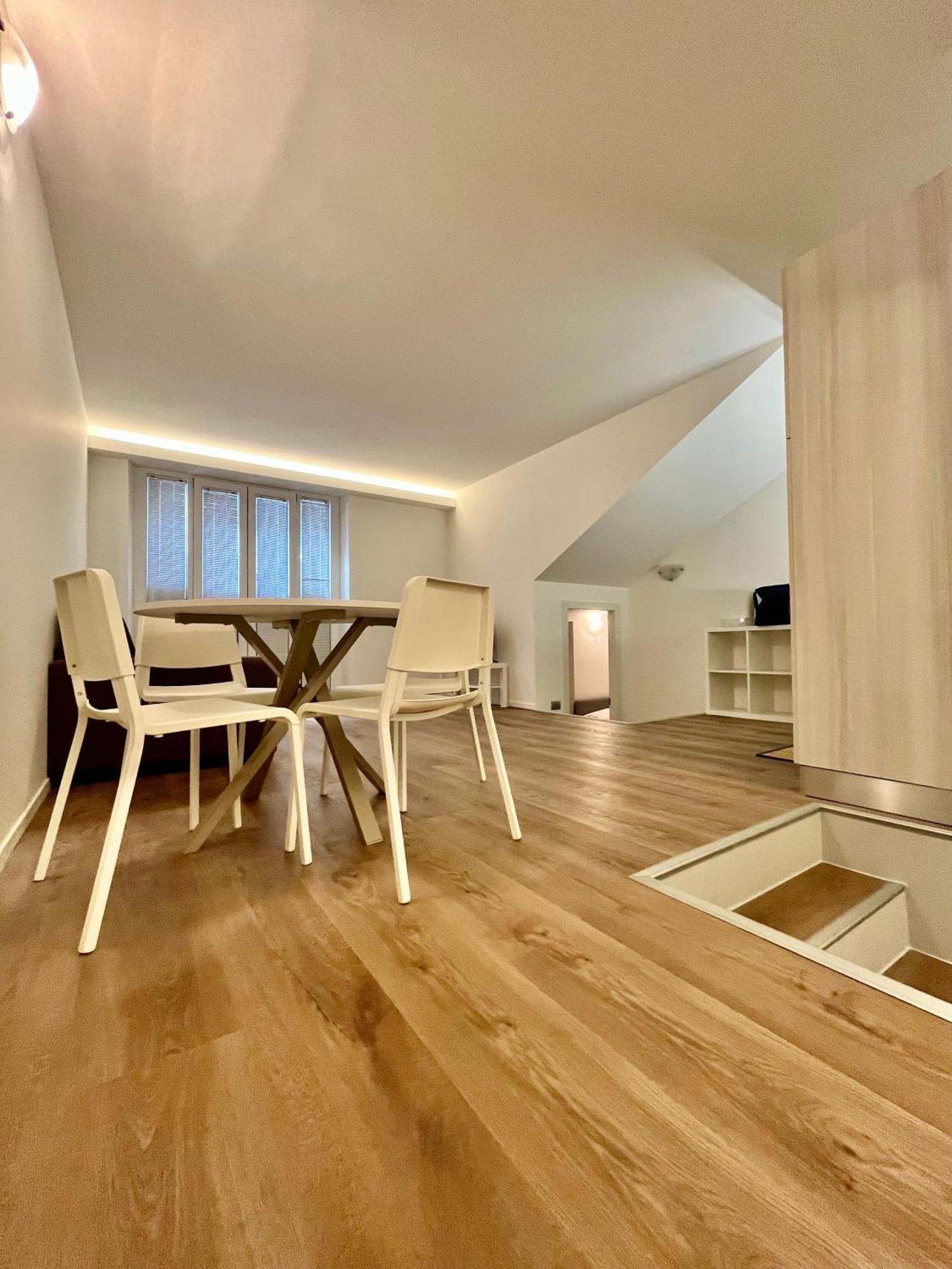 Central Side Apartment Milan Bagian luar foto