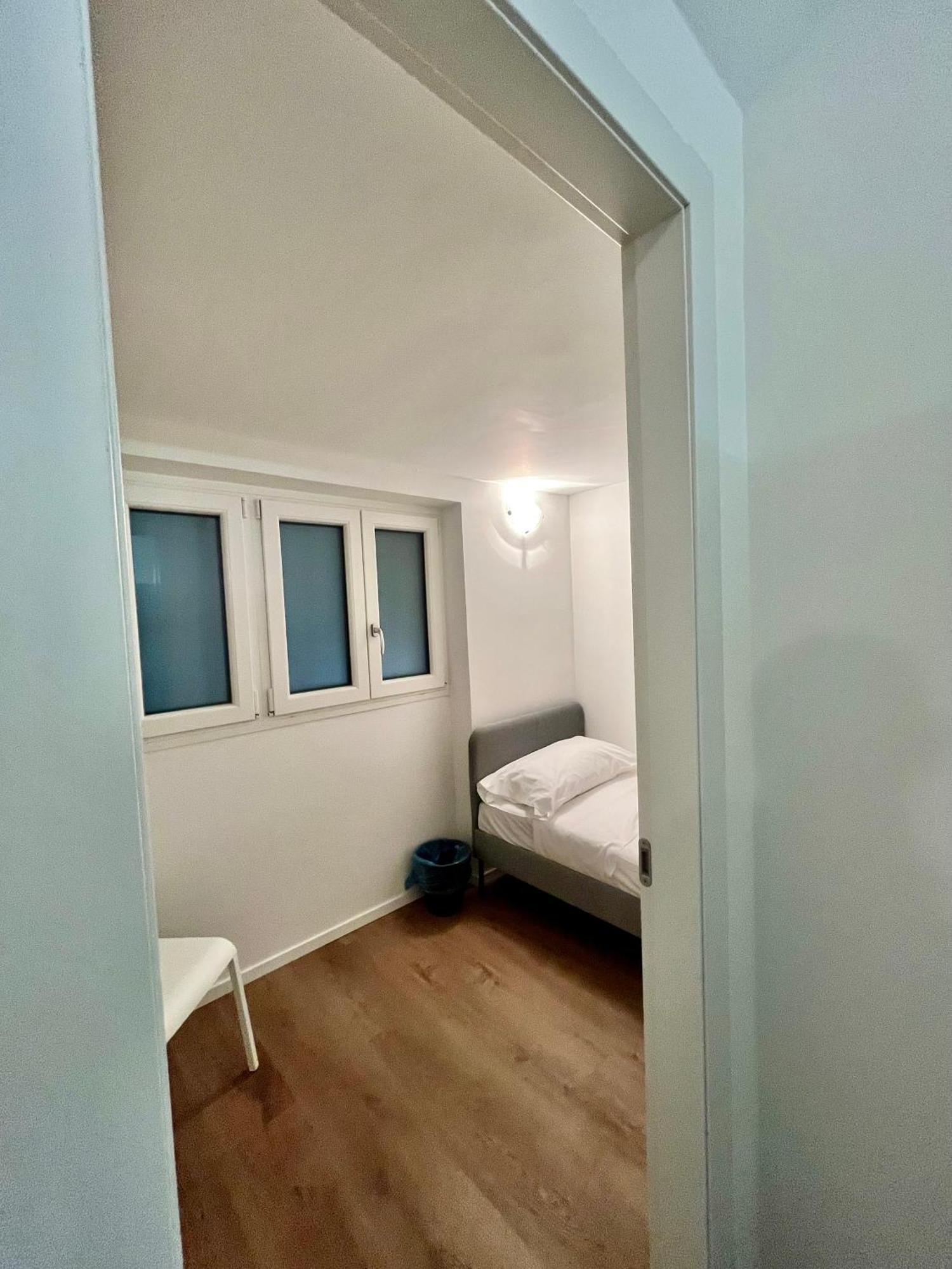 Central Side Apartment Milan Bagian luar foto