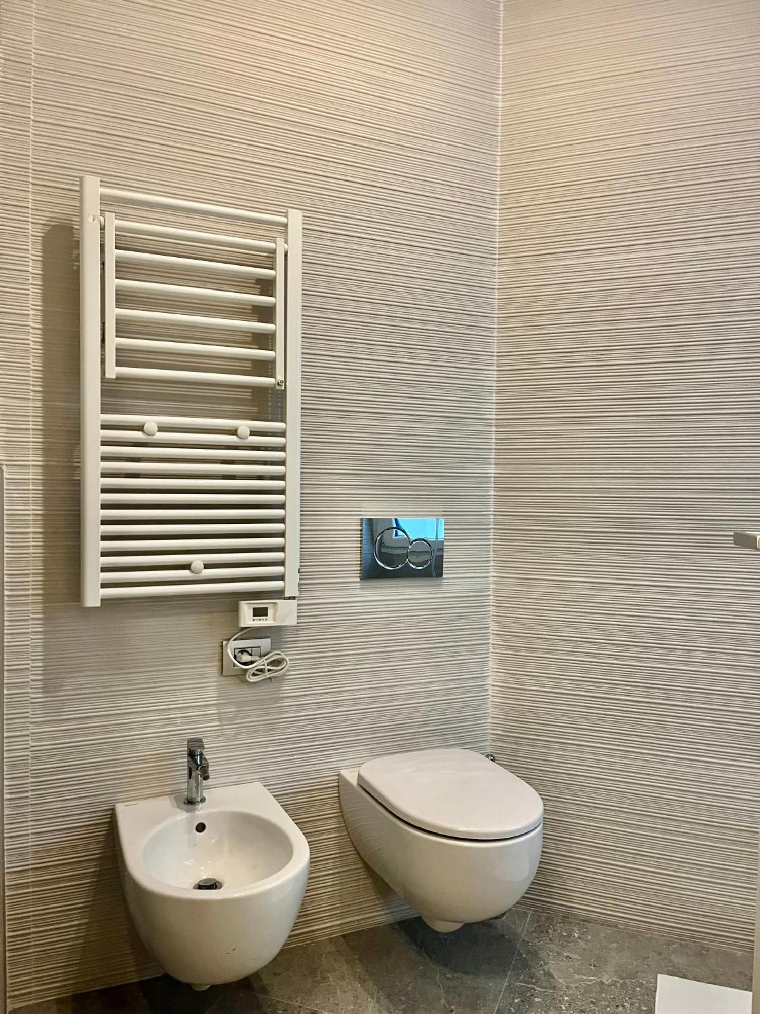 Central Side Apartment Milan Bagian luar foto
